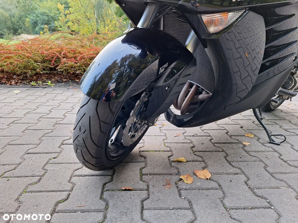 Kawasaki GTR - 4