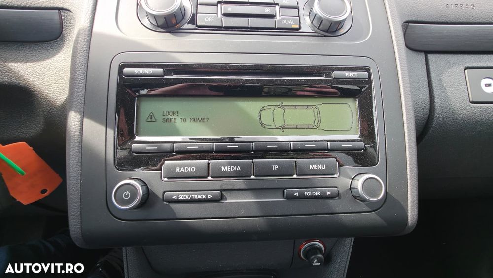 Volkswagen Touran 1.6 TDI DPF Highline - 12