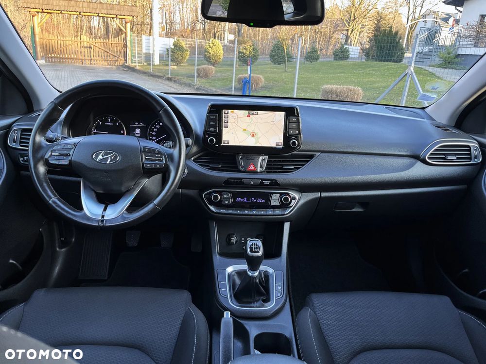 Hyundai i30 blue Kombi 1.6 CRDi Passion - 13