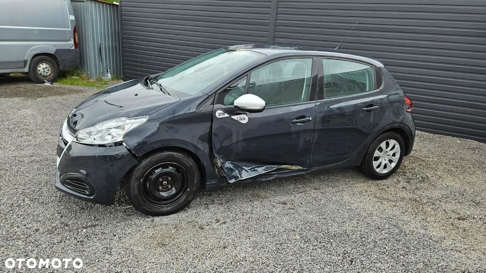 Peugeot 208 - 4