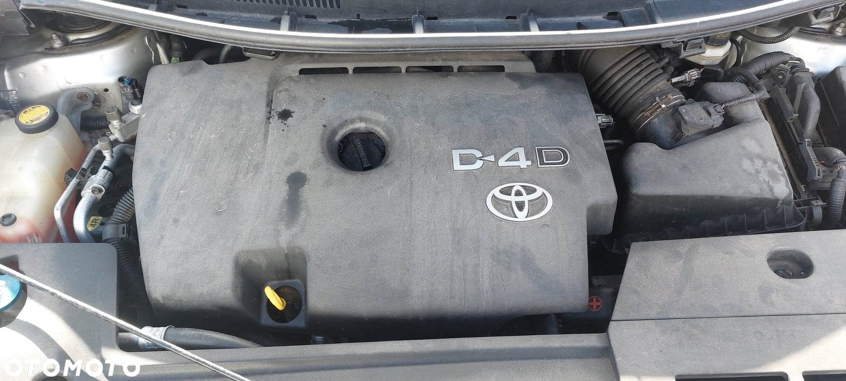 TOYOTA  Auris 2,0 D4D 126KM wtryskiwacz wtrysk - 1