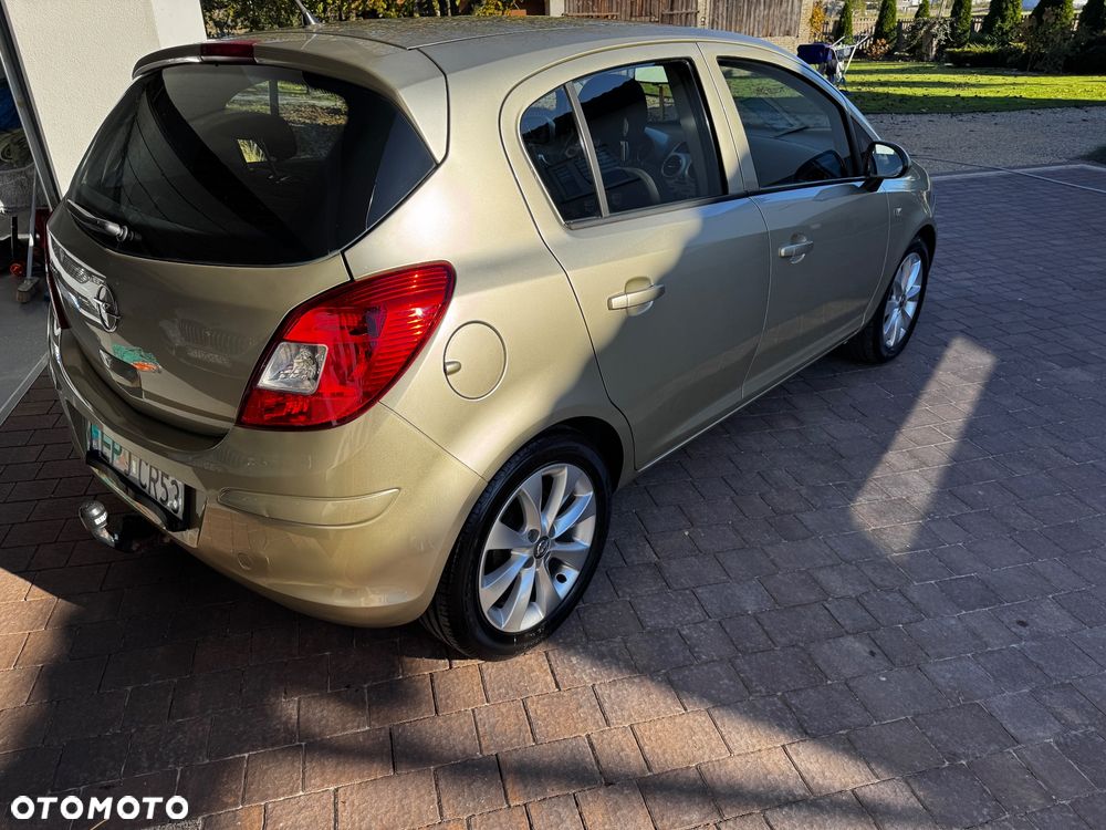 Opel Corsa 1.2 16V - 9