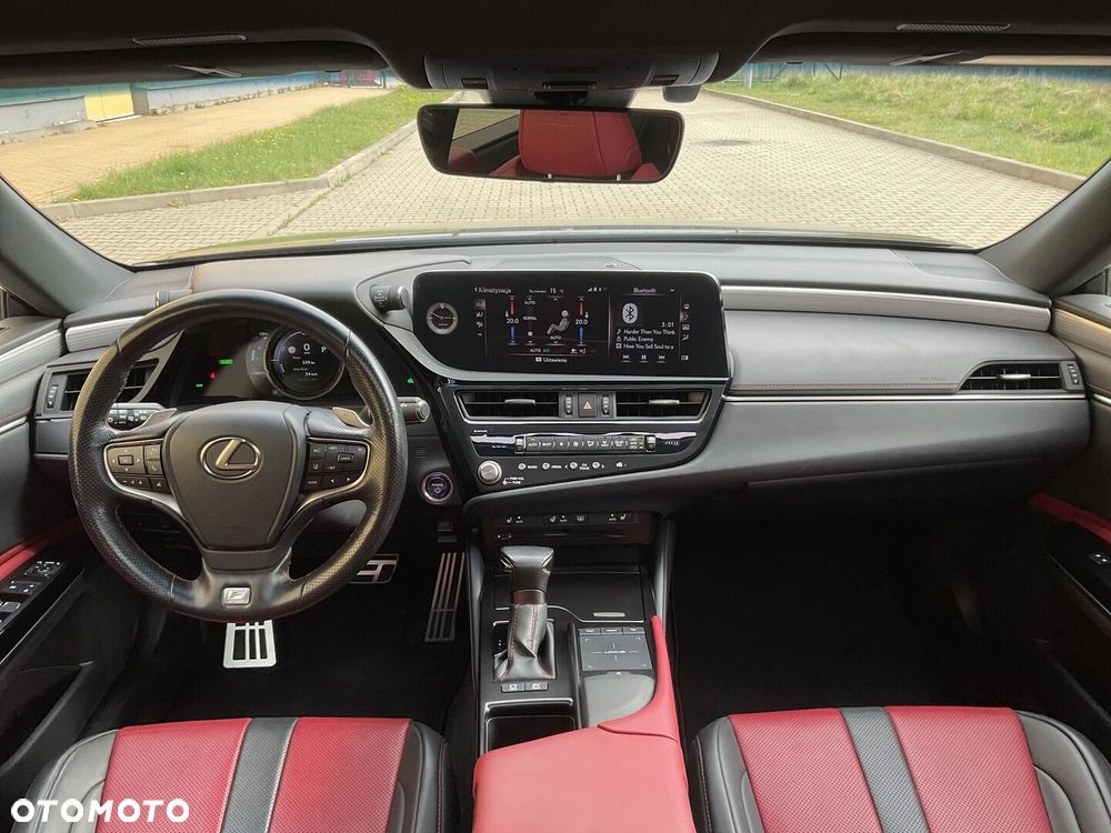 Lexus ES 300h F Sport Edition - 9