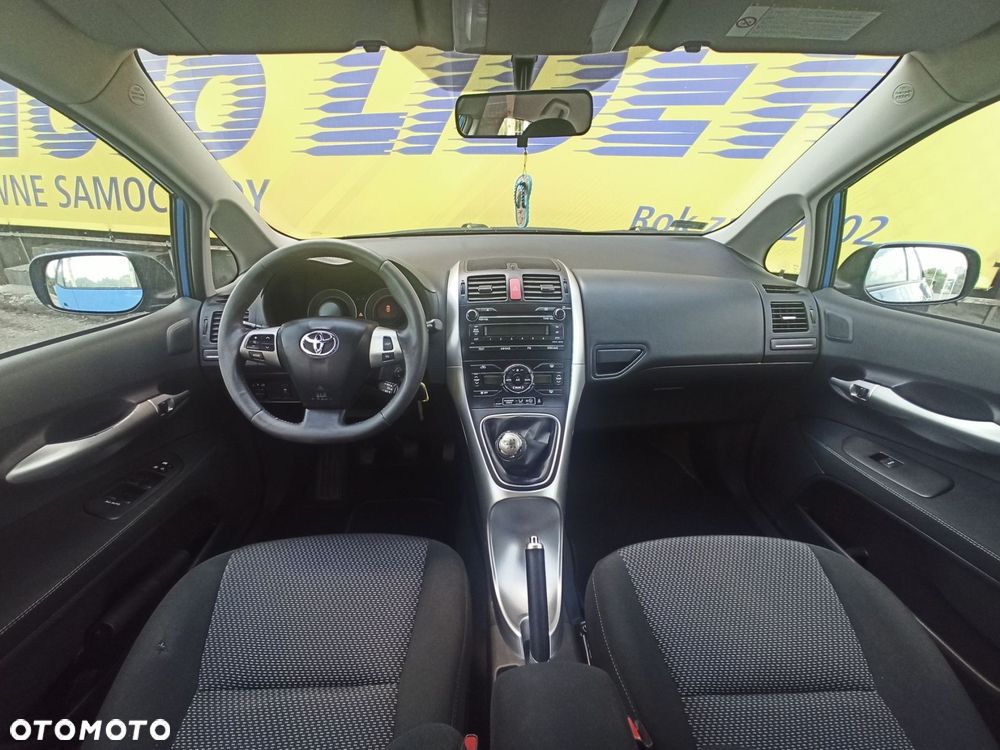 Toyota Auris - 12