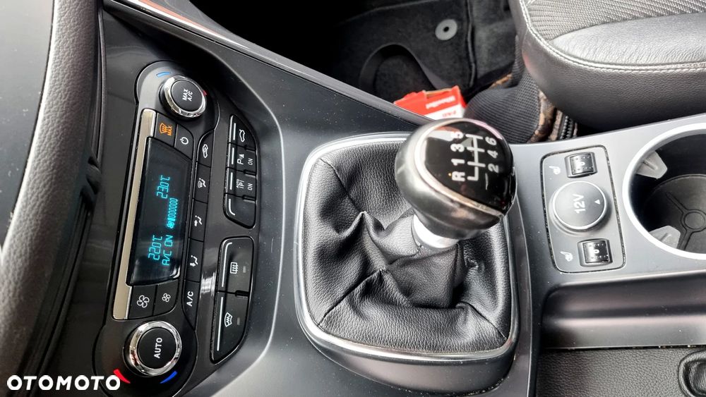 Ford Kuga 2.0 TDCi 2x4 Titanium - 28