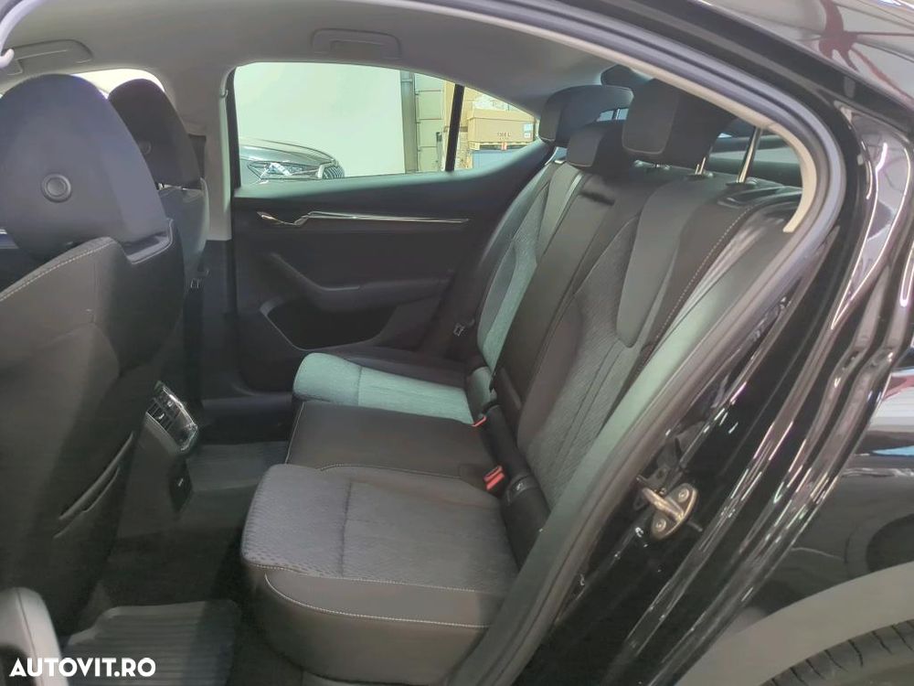 Skoda Octavia 1.5 TSI DSG MHEV Style - 6