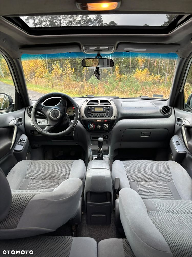 Toyota RAV4 - 10