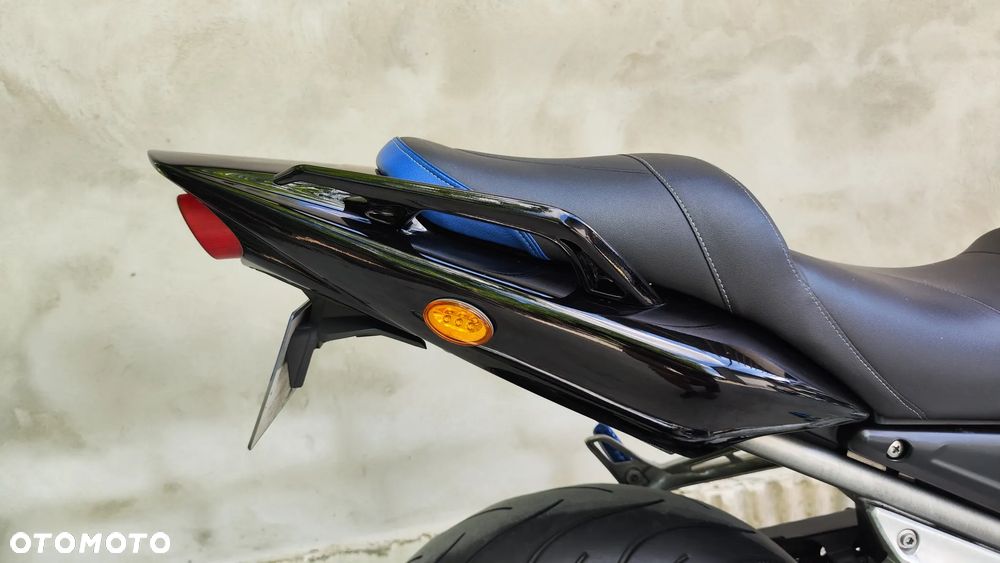 Yamaha FZS - 27