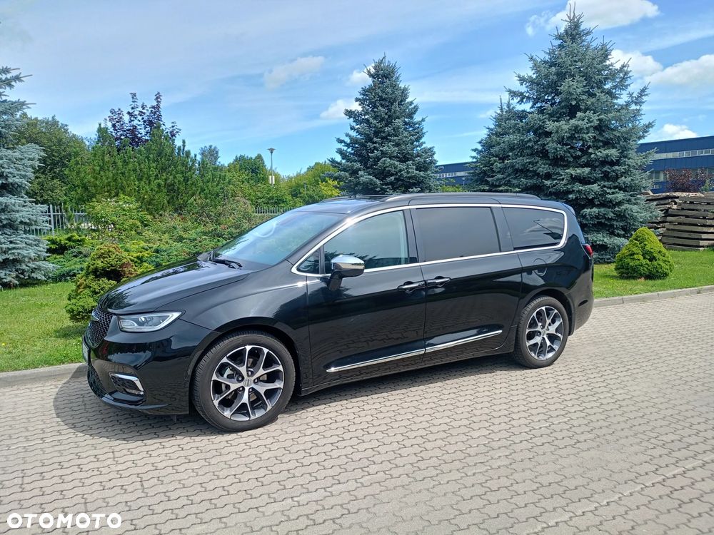 Chrysler Pacifica - 1