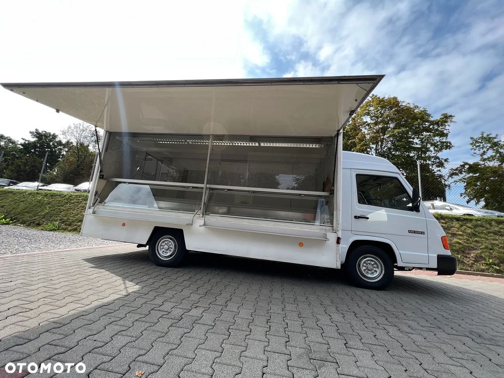 Mercedes-Benz MB100D - 1