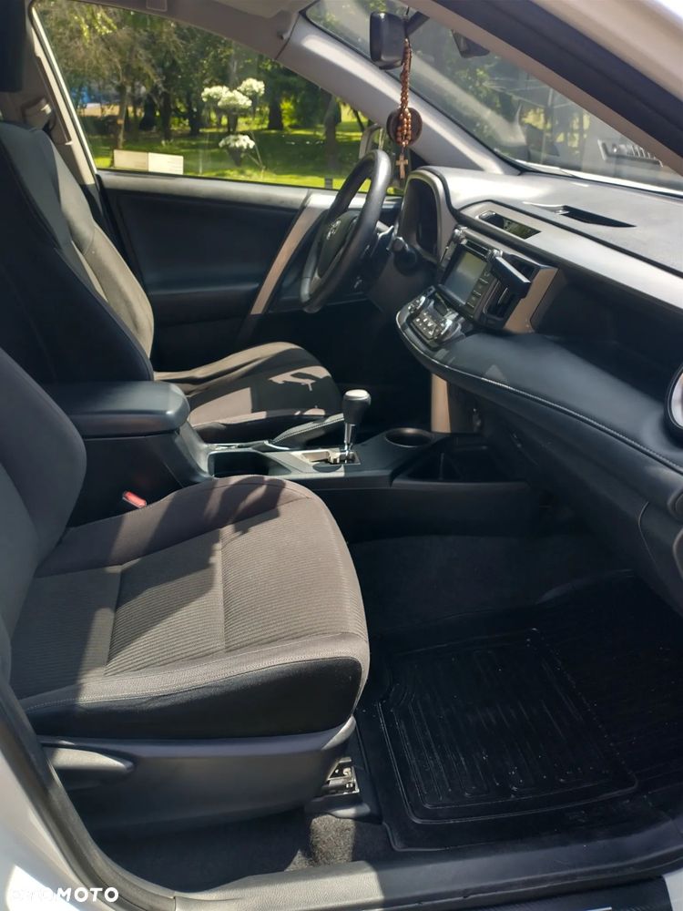 Toyota RAV4 - 9