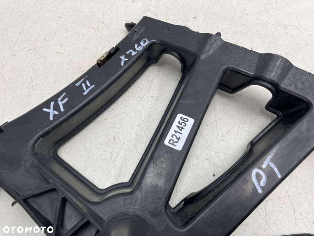 Ślizg Jaguar XF II X260 15-24r. prawe tylne mocowanie wspornik uchwyt zderzaka prawy tył - 6