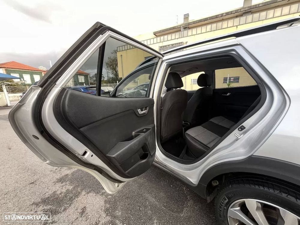 Kia Stonic 1.2 Dynamic - 33