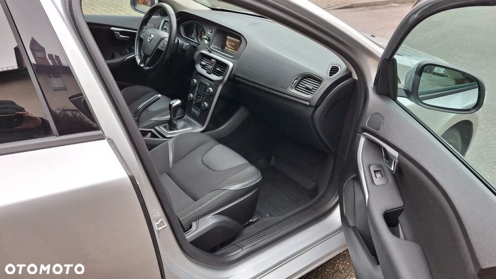 Volvo V40 D2 Kinetic - 14