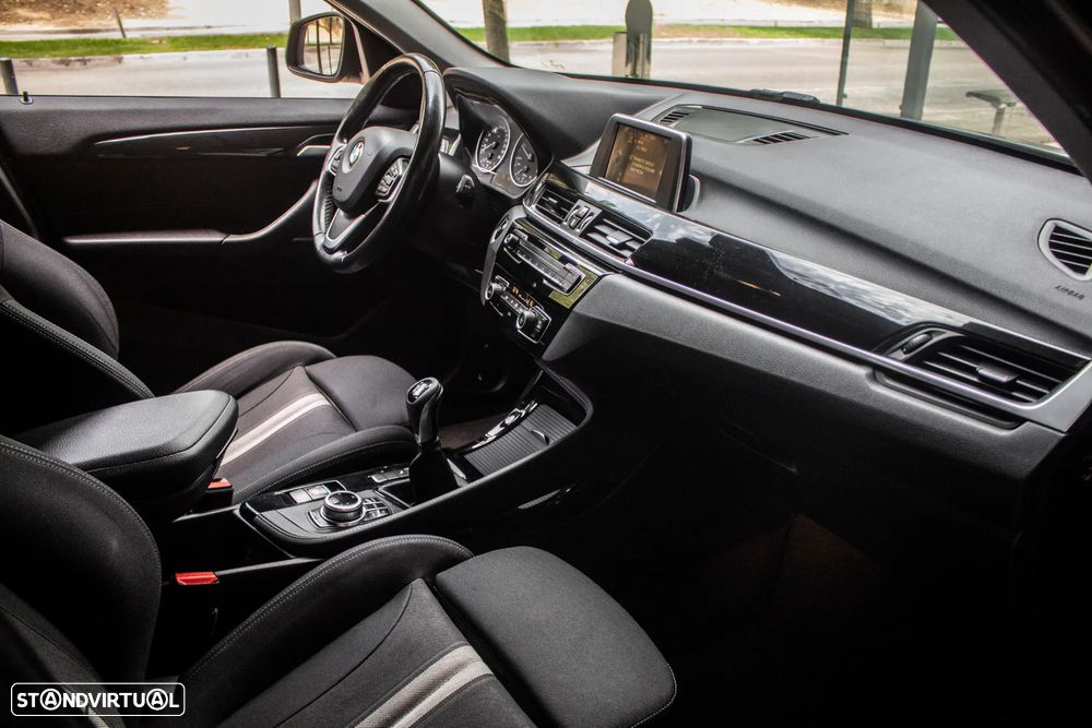 BMW X1 16 d sDrive Line Sport - 24