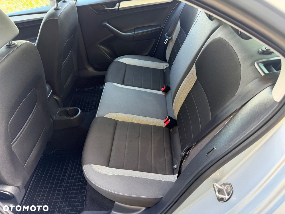 Skoda RAPID 1.0 TSI Ambition - 24