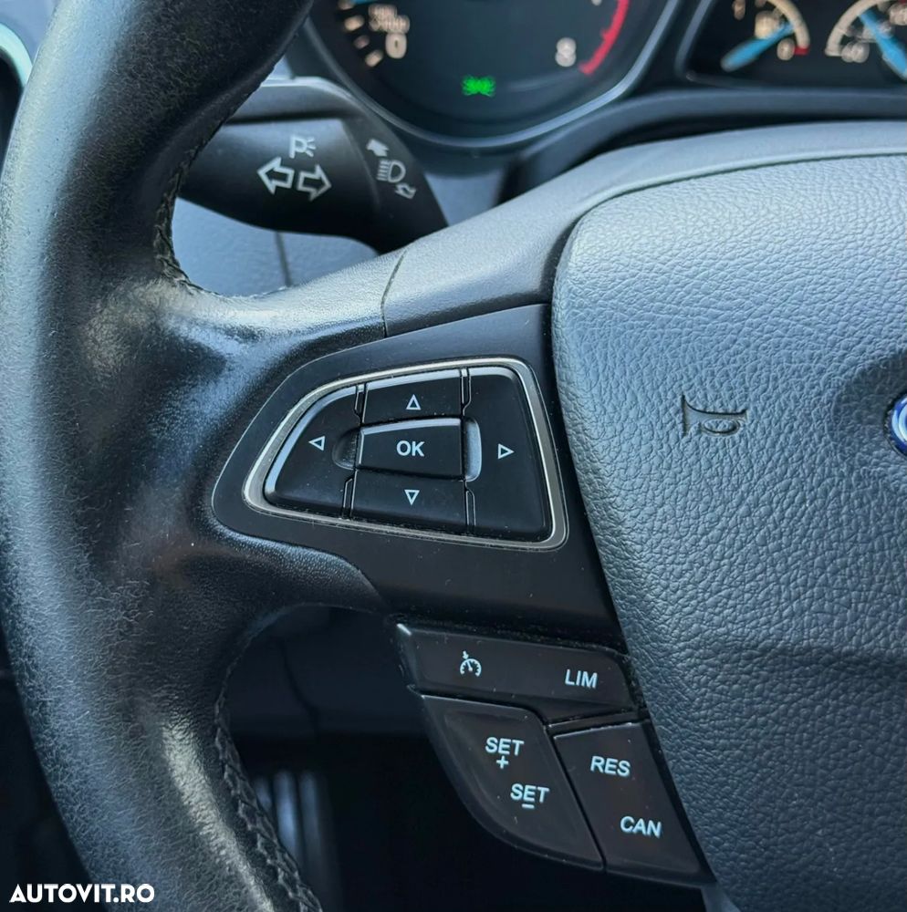 Ford Focus 1.5 Ecoboost Titanium Business - 23