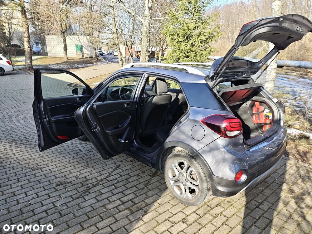 Hyundai i20 1.4 Premium - 24