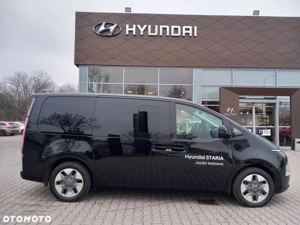 Hyundai Staria 1.6 T-GDI HEV Smart VIP - 4