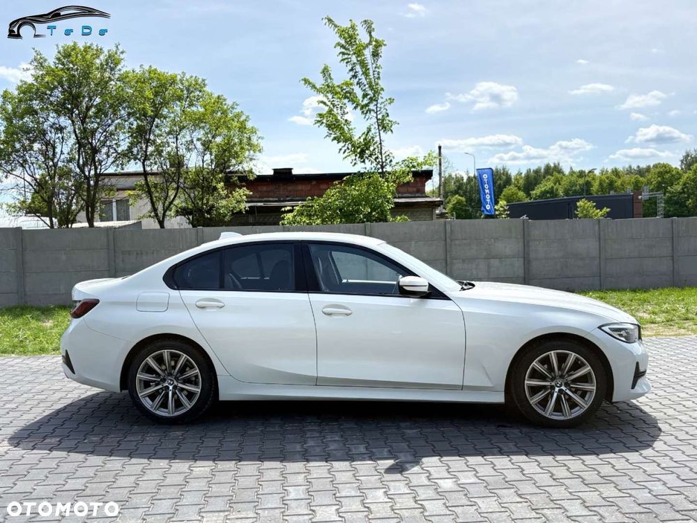BMW Seria 3 318d M Sport - 11