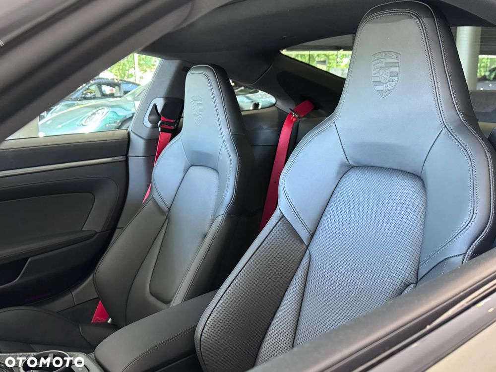 Porsche 911 Carrera 4S - 15