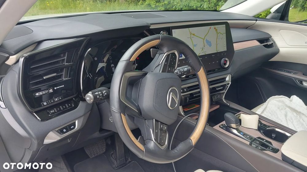 Lexus RX 350h Omotenashi - 6