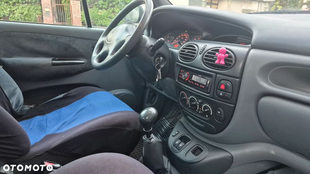 Renault Scenic 1.4 16V Family - 8
