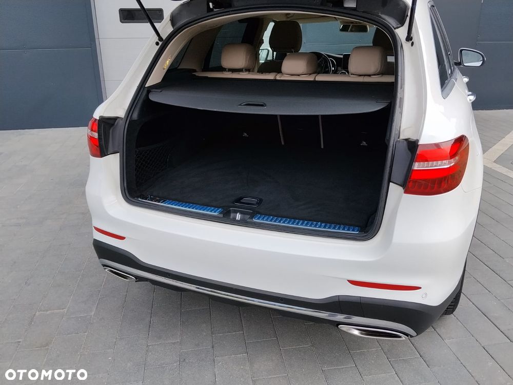 Mercedes-Benz GLC 250 4Matic 9G-TRONIC AMG Line - 6