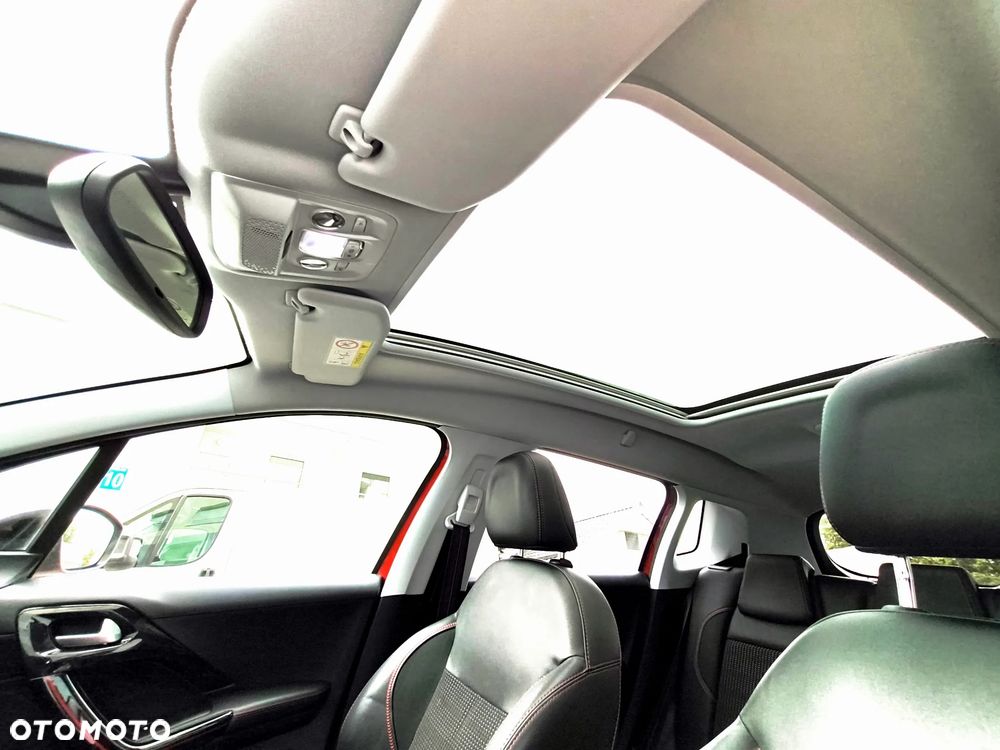 Peugeot 2008 PureTech 110 Stop&Start EAT6 GT-Line Edition - 27