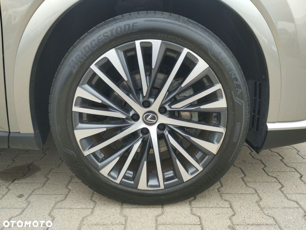 Lexus RX - 8