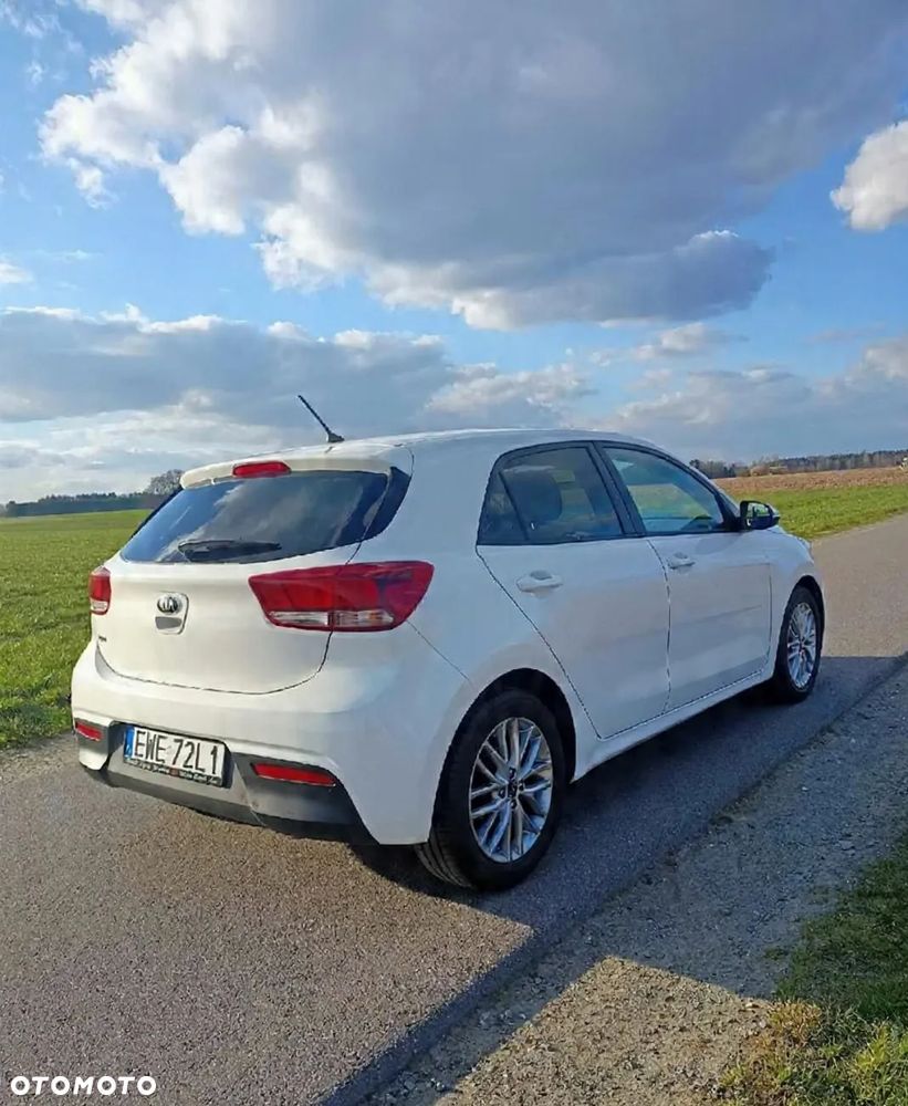 Kia Rio 1.4 L - 2