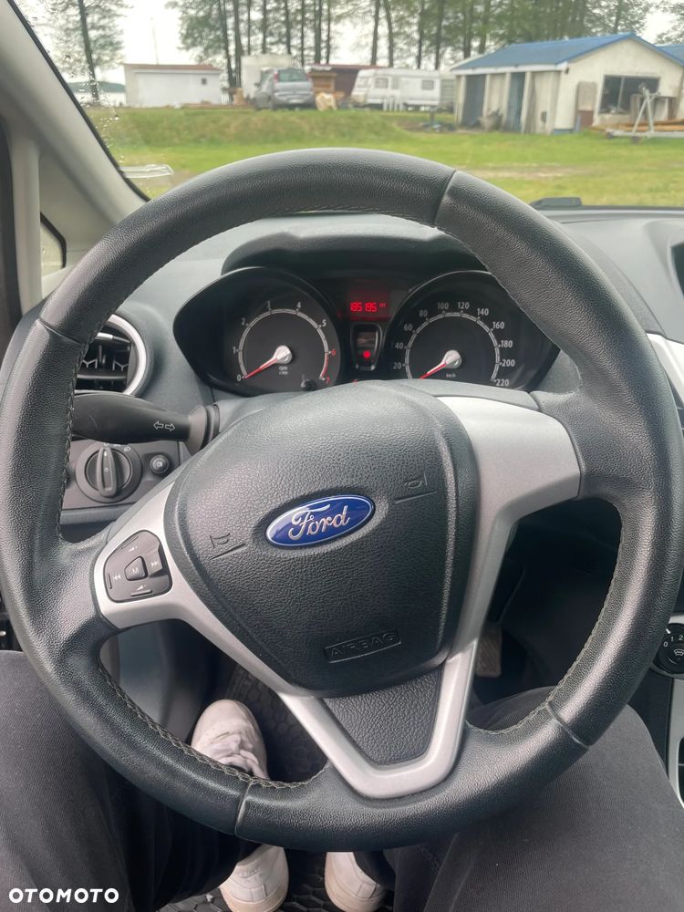 Ford Fiesta 1.25 Celebration - 10