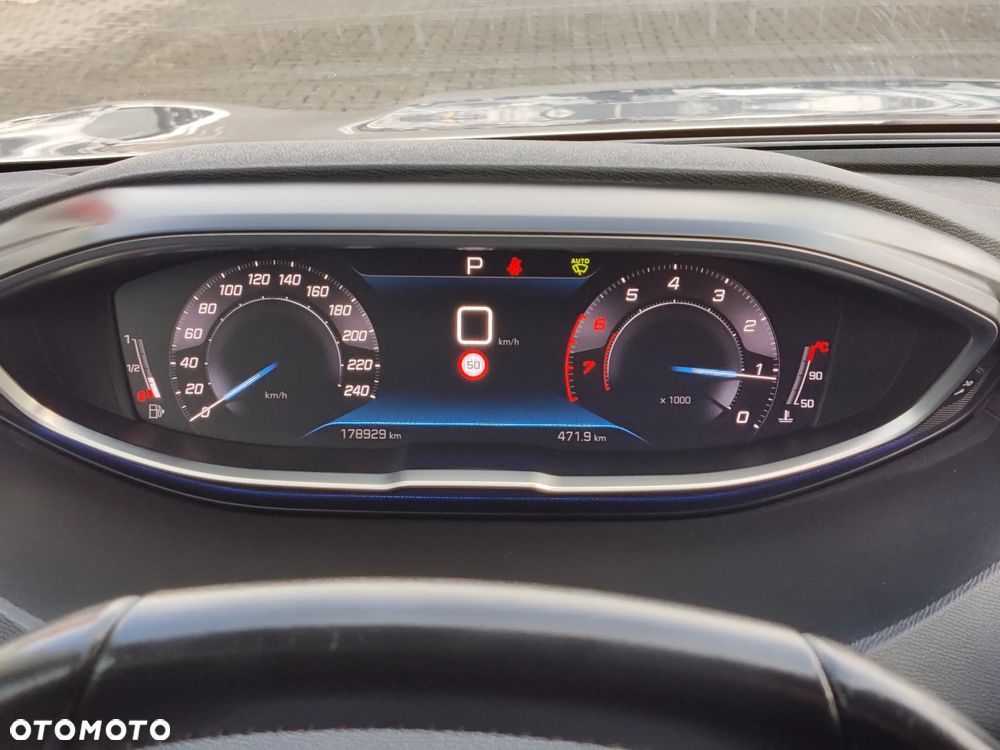 Peugeot 3008 1.2 PureTech Allure Pack S&S EAT8 - 11