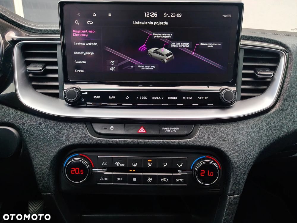 Kia XCeed - 25