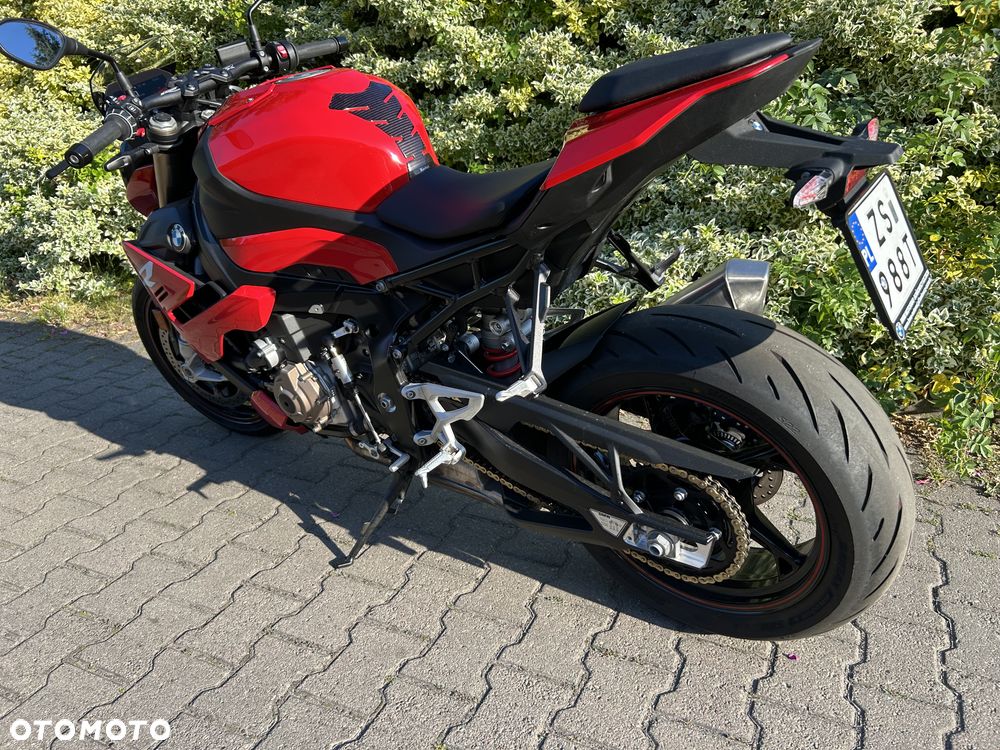 BMW S - 4