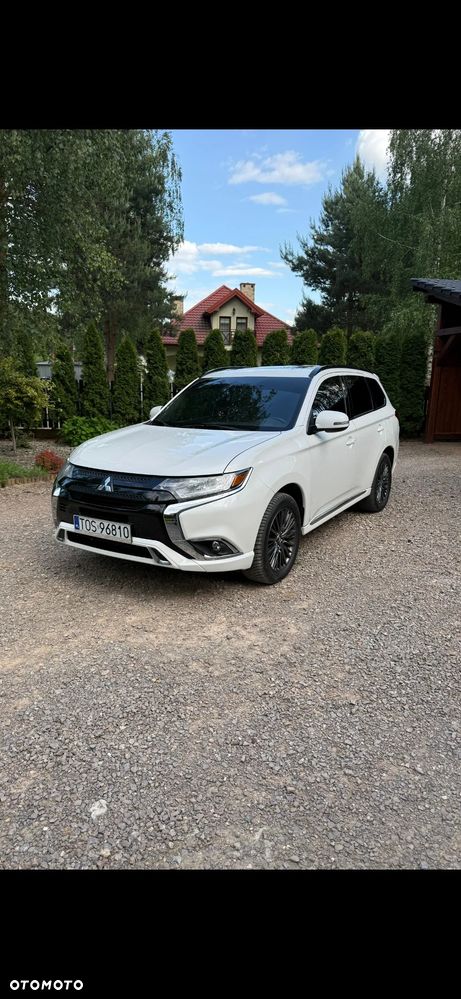 Mitsubishi Outlander - 4