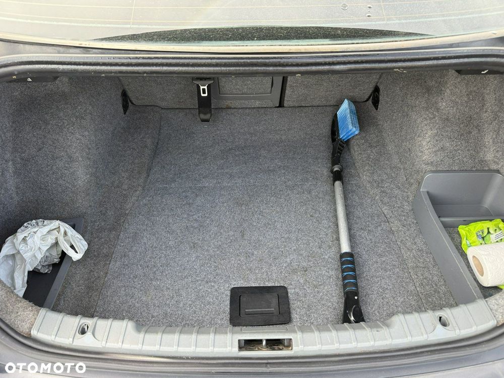 BMW Seria 3 318i Edition Exclusive - 14