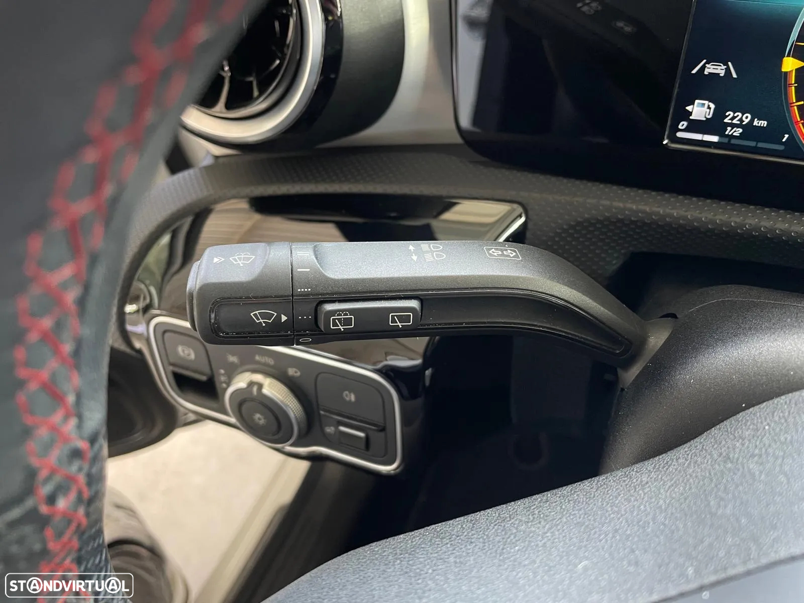 Mercedes-Benz A 180 d AMG Line - 32