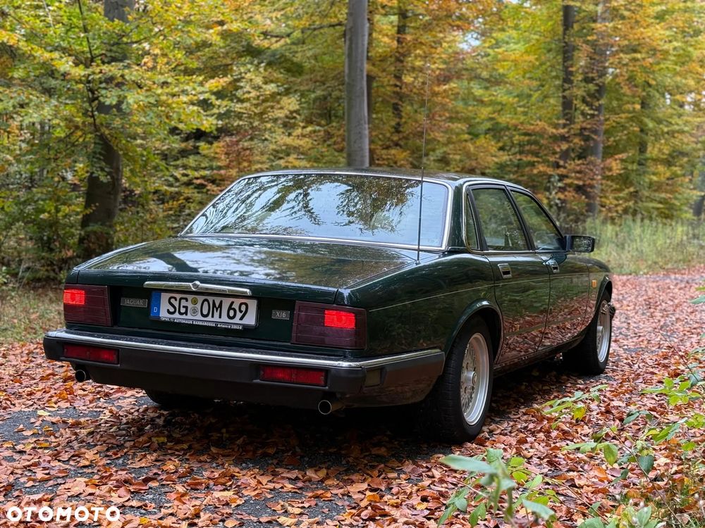 Jaguar XJ - 17