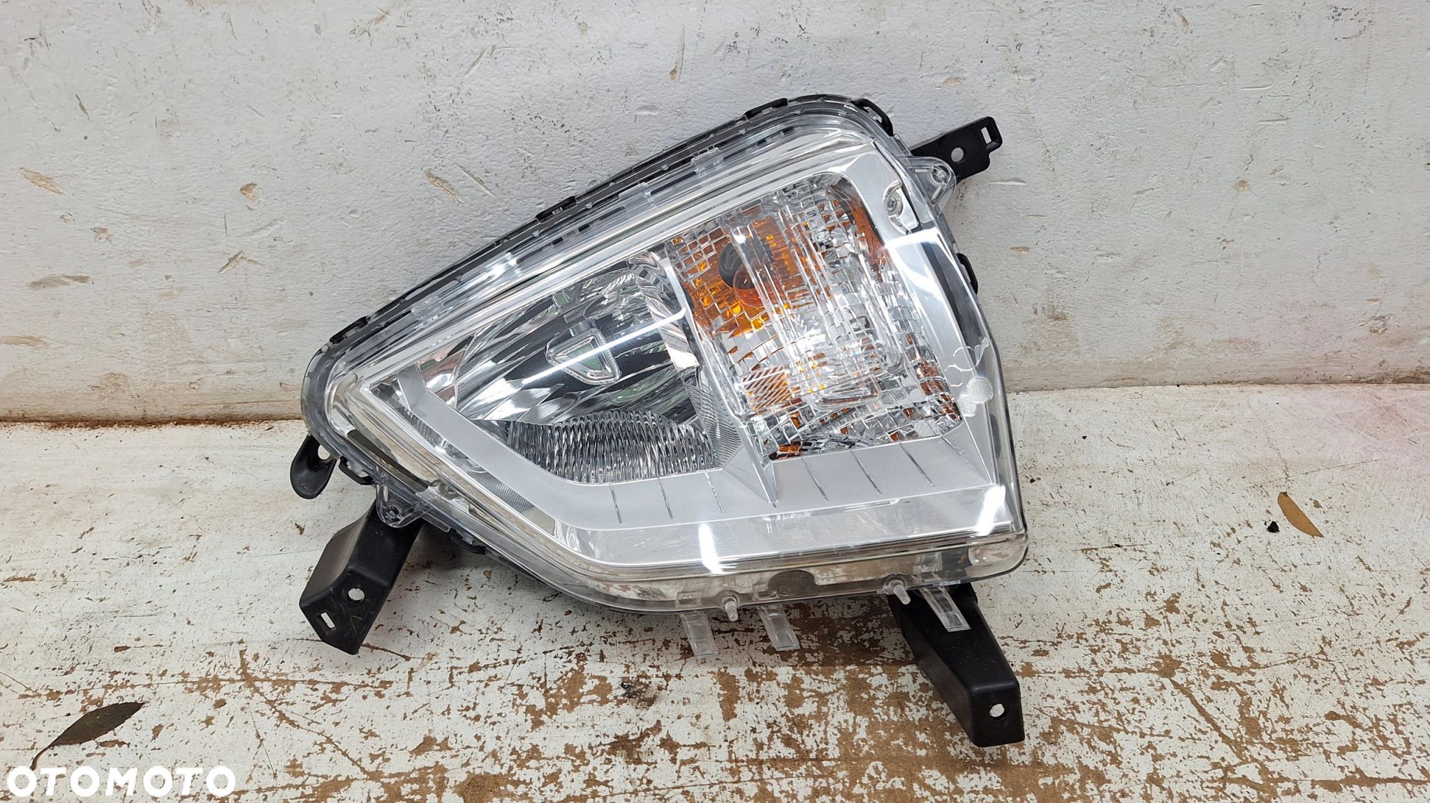 HALOGEN PRAWY MITSUBISHI ECLIPSE CROSS - 1