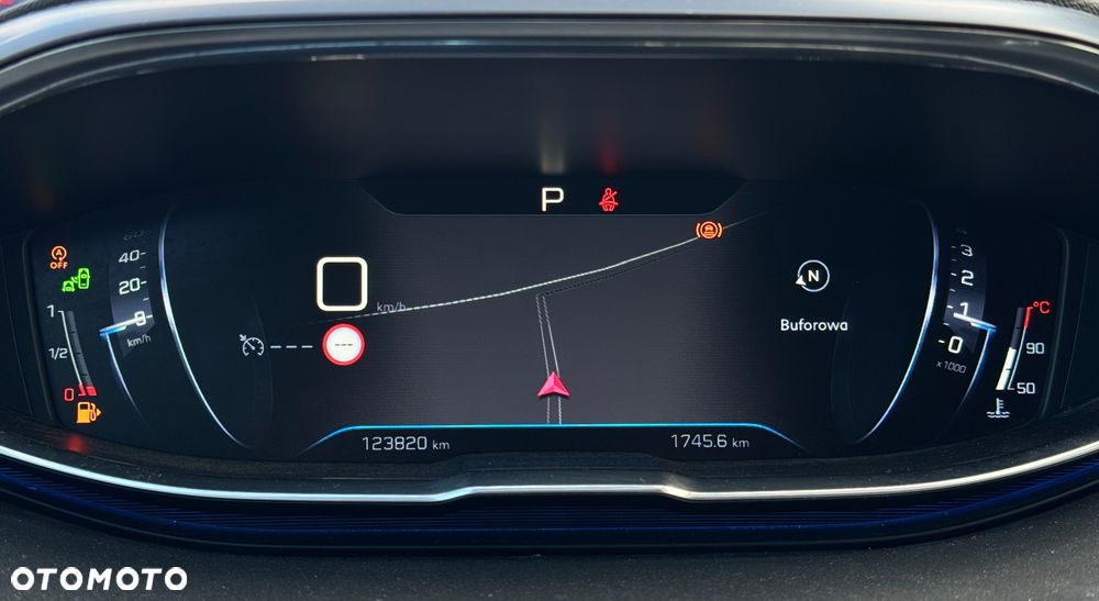Peugeot 5008 1.5 BlueHDi Allure S&S EAT8 - 17