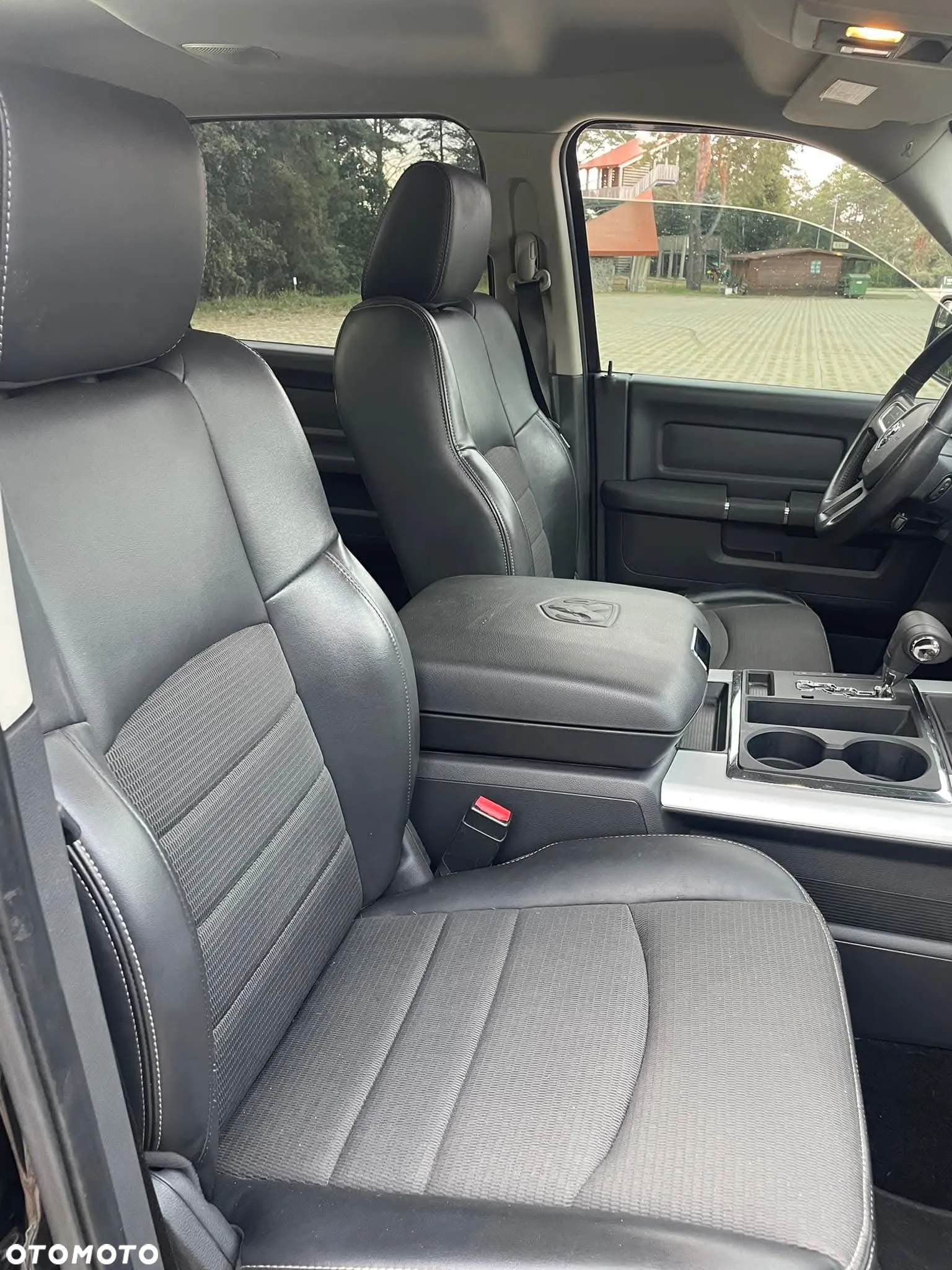 Dodge RAM 1500 5.7 4x4 - 8