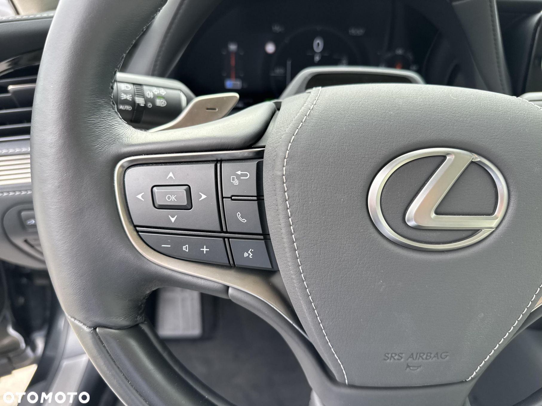 Lexus LS - 22