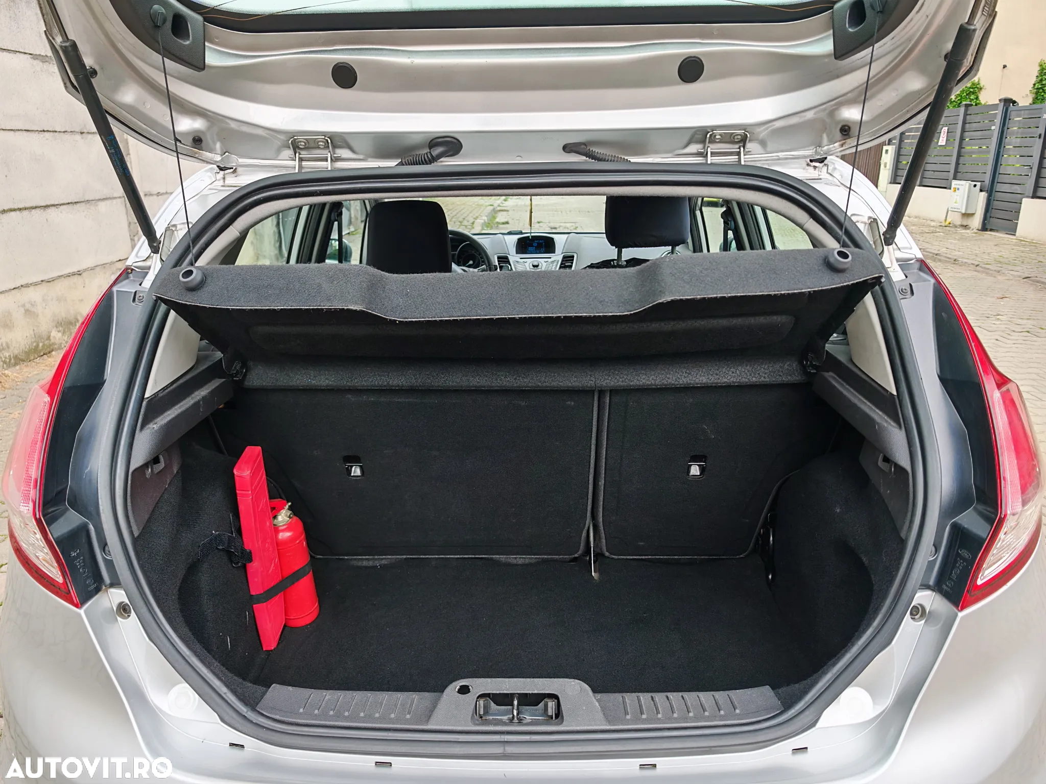 Ford Fiesta 1.5 TDCi DPF Trend - 8