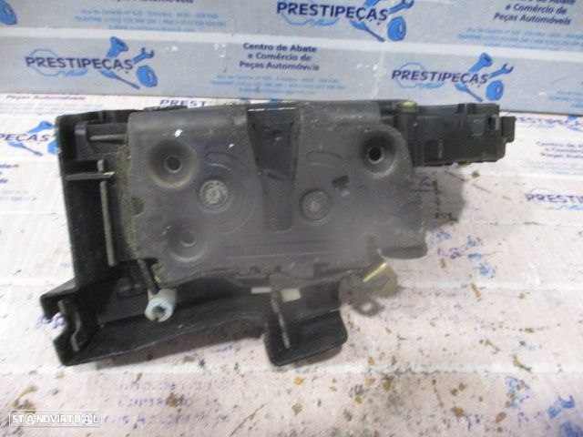Fecho 30699154 VOLVO V50 2004 2.0D 136CV 5P CINZA FE 10 PINOS - 3