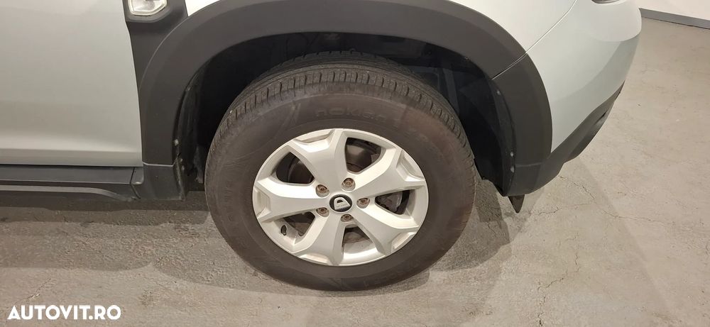 Dacia Duster TCe 100 Essential - 13