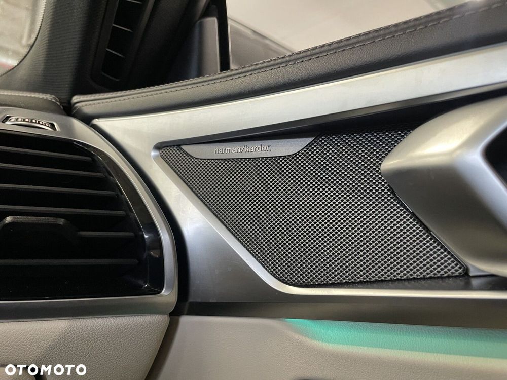 BMW Seria 8 - 28