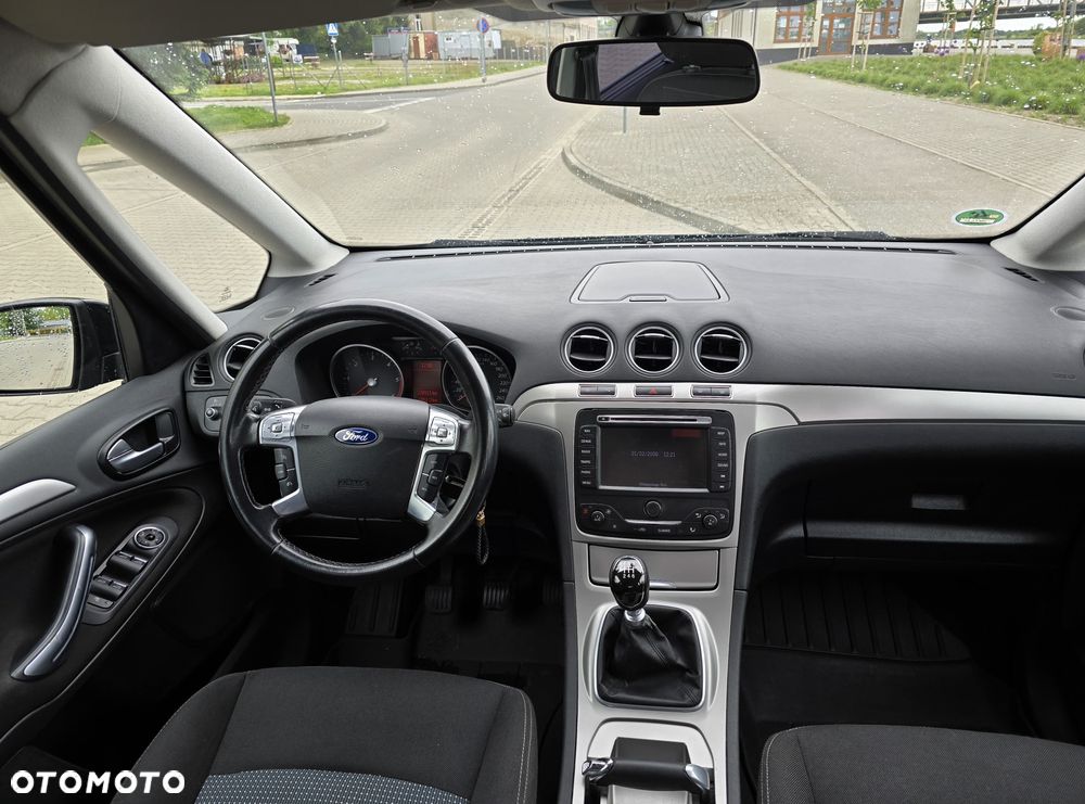 Ford Galaxy - 8