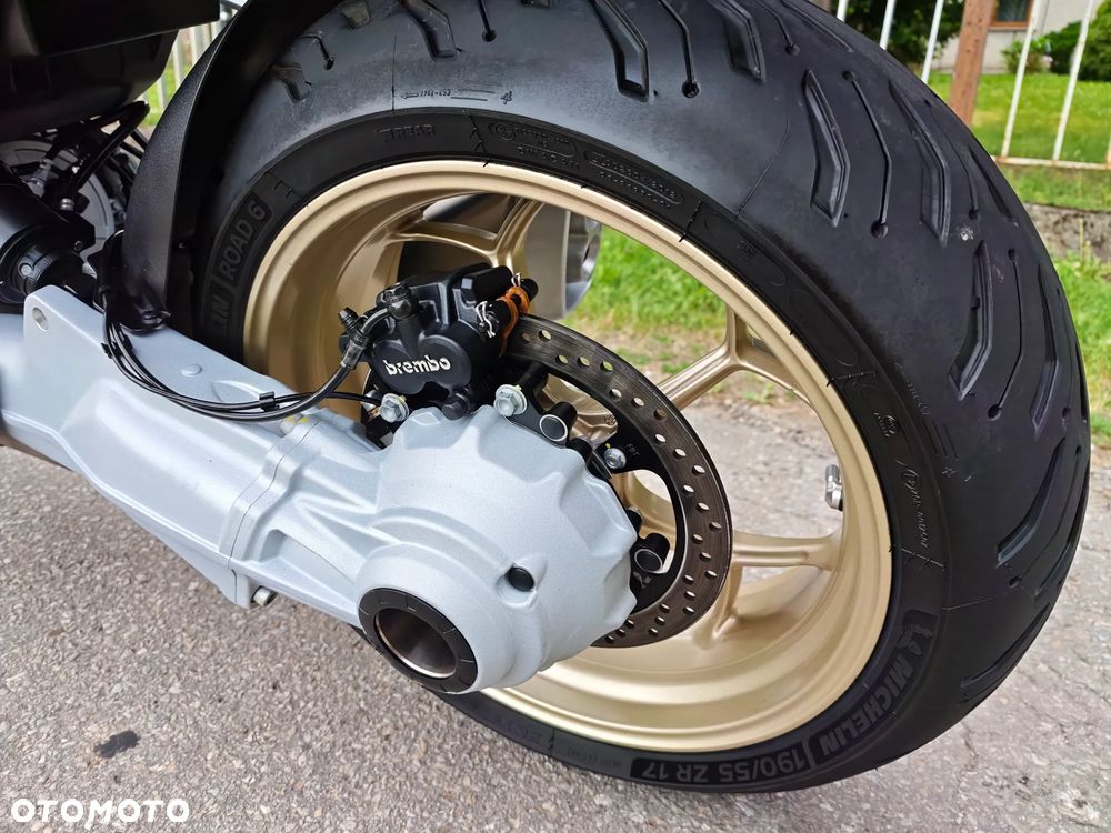 Moto Guzzi V100 Mandello - 7