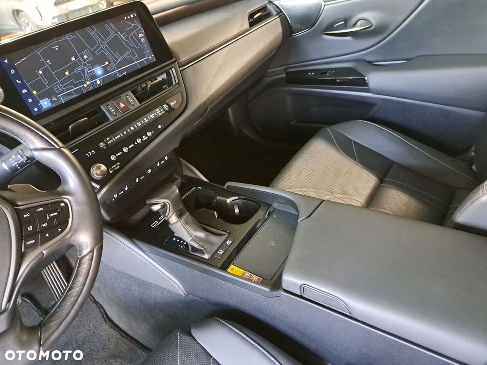 Lexus ES 300h Prestige - 30